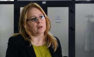 Bajrami-Kurtit: Bëni zgjidhje për hapjen e shkollave