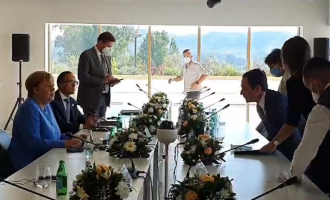 Kurti fillon takimin me Merkelin në Tiranë (VIDEO)
