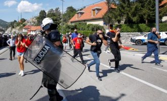 Protestuesit e Malit të Zi dhe policia përplasen për inaugurimin e kreut të kishës