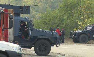 Mjetet e blinduara ushtarake largohen nga kufiri me Kosovën