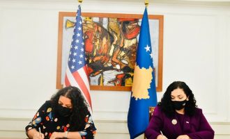 Osmani nënshkruan marrëveshje me USAID-in, Kosova përfiton edhe tre milionë dollarë nga SHBA-ja