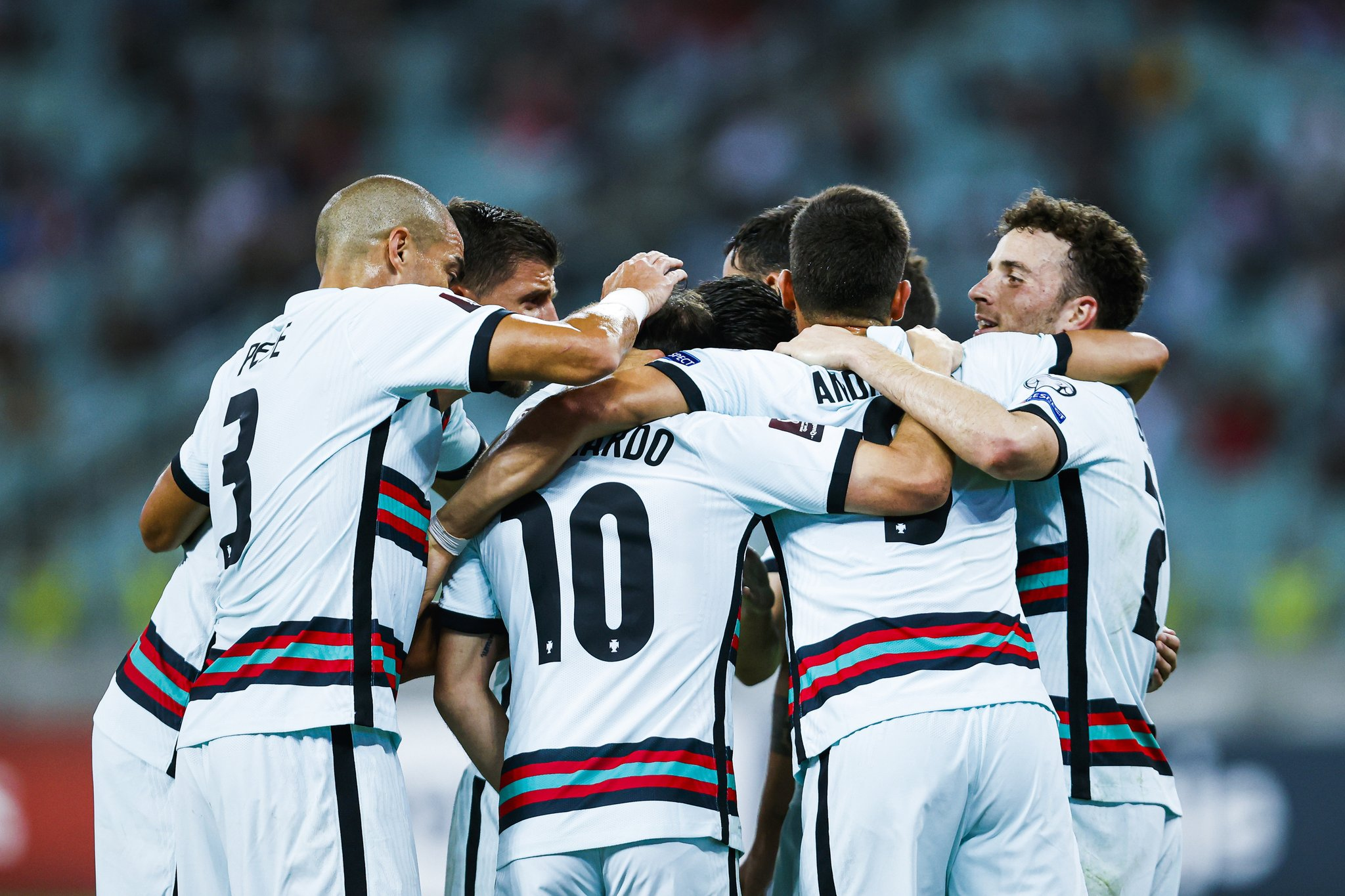 Portugalia “rrëmben” tre pikë në udhëtim ndaj Azerbajxhanit