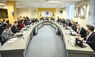 Sot mblidhet Qeveria