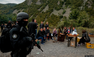 Punonjësit e institucioneve serbe thonë se janë ‘të detyruar’ të protestojnë në veri