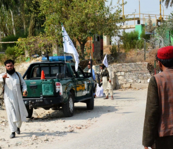 Së paku dy persona kanë vdekur dhe 19 janë plagosur nga shpërthimet në Afganistan