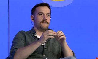 Aktori kosovar imiton Glauk Konjufcën