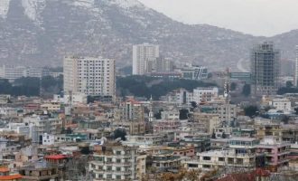 “Sistemi bankar i Afganistanit afër kolapsit”