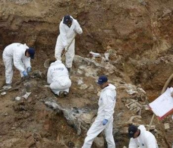 Sot riatdhesohen eshtrat e 9 viktimave të masakrës në Rezallë