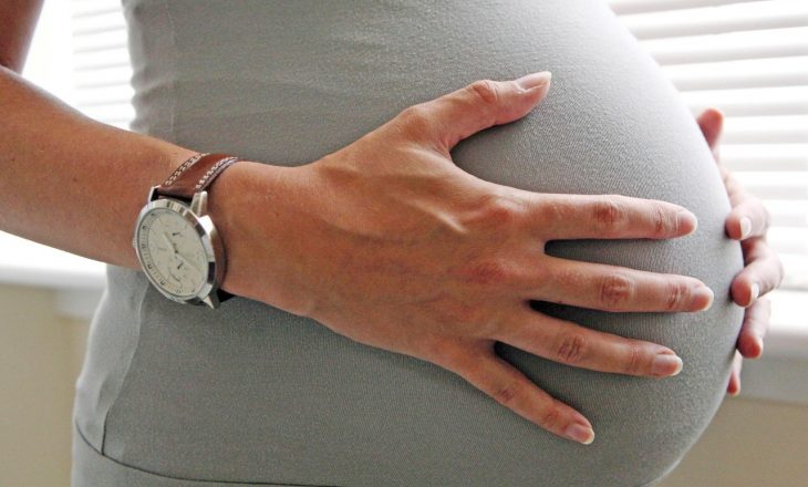 MSH inkurajon të vaksinohen shtatëzënat, nënat gjidhënëse dhe ato që planifikojnë shtatzëni