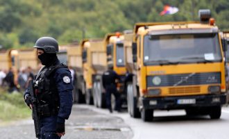 Nata e tretë në Bërnjak e Jarinje kaloi pa incidente, serbët vazhdojnë protestën