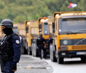 Nata e tretë në Bërnjak e Jarinje kaloi pa incidente, serbët vazhdojnë protestën