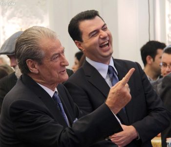 Berisha thirrje demokratëve: Të bashkohemi e të hedhim në kosh plehrash vendimin e Bashës