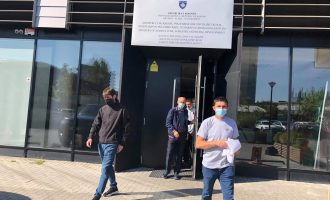 Fermerët të pakënaqur me subvencionet, dorëzojnë peticion në ministri