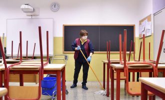 MASHTI takohet me drejtorët e arsimit të komunave, diskutohet për vitin e ri shkollor