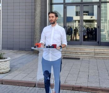 Uran Ismaili – i pari kandidat për kryetar të Prishtinës që dorëzon mandatin e deputetit