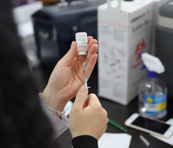 Vaksinimi anti-COVID, MSH: Tani një qytetar mund të caktojë termine për 10 të tjerë