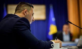 Mehaj takohet me Escobarin, merr mbështetje nga ai