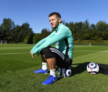 Jack Wilshere nis stërvitjet me Arsenalin