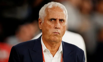 Shkarkohet Bernard Challandes