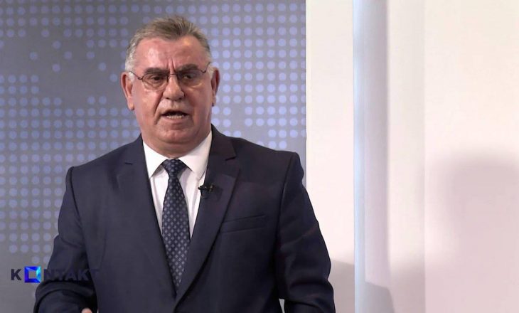 “Tradhtar që po përkrah familjen Jashari”, incident mes ish-deputetit të PDK-së dhe asistentit në qendrën e votimit në Skënderaj