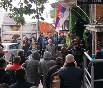 Policia njofton se gjatë aksionit në veri u sulmuan tre ndërkombëtarë