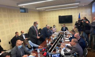 Sveçla dhe drejtori i Policisë nuk raportojnë para Komisionit për Siguri, përplasje verbale edhe me deputetët