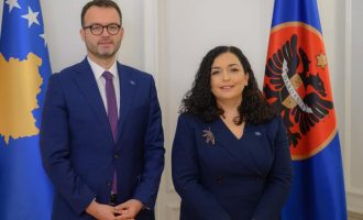 Vela – Abdixhikut: Je i fundit që mund ta mësosh Presidenten