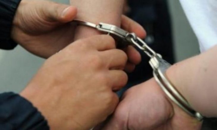 Burrë e grua rrihen mes vete në Malishevë – arrestohen