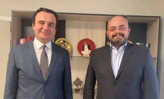 Boiken Abazi jep dorëheqje nga pozita e drejtuesit të VV-së në Shqipëri