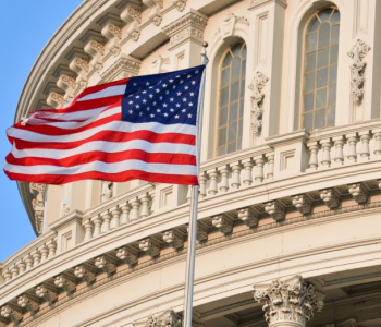 Kongresmenët i shkruajnë Biden-it, kërkojnë “të dyfishohet fokusi amerikan në zgjidhjen e tensioneve Kosovë-Serbi”