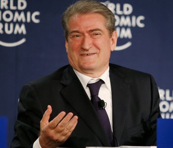 “Jam 77 herë i lumtur”, Sali Berisha feston ditëlindjen