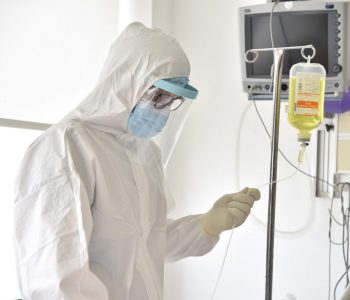 90 pacientë po trajtohen për COVID-19 në spitale