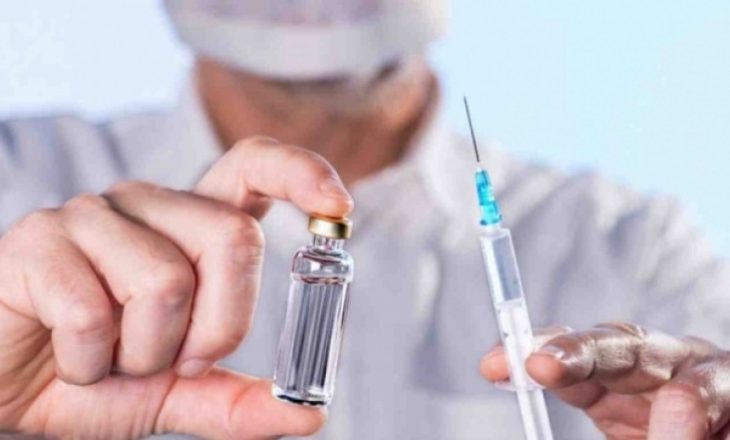 Aplikohet doza e tretë e vaksinës anti-COVID’19 në Shqipëri