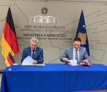 Gjermania dhe Kosova nënshkruajnë marrëveshje prej 1 milion eurosh për ta mbështetur FSK-në