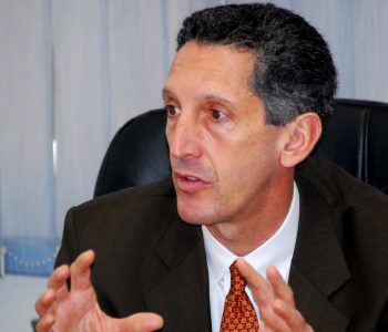 Eksperti amerikan: Kosova s’mund të krahasohet me Serbinë e Bosnjën – është më demokratike