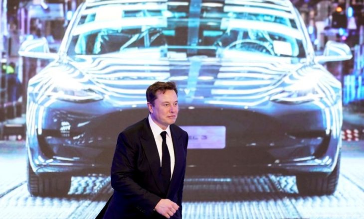 Elon Musk shet 5 miliardë dollarë aksione