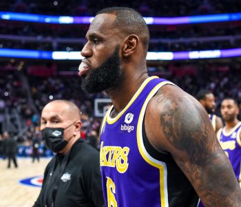 James rikthehet nga lëndimi, Lakers i kthehen fitoreve