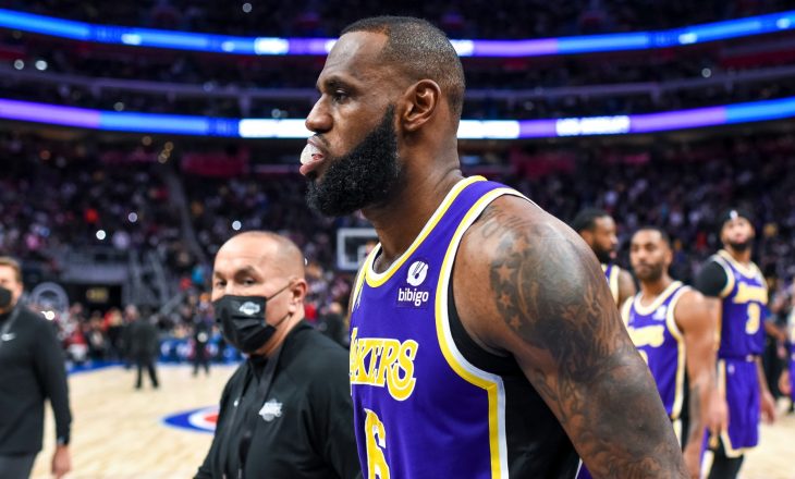 James rikthehet nga lëndimi, Lakers i kthehen fitoreve