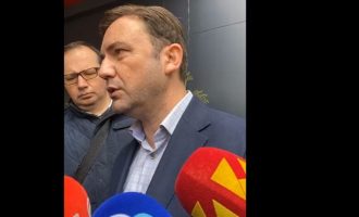 Mnistri i Jashtëm i Maqedonisë: Familjarët e viktimave me të drejtë presin informata zyrtare