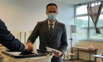 Më 9 dhjetor, Alban Hyseni betohet si kryetar i ri i Gjilanit