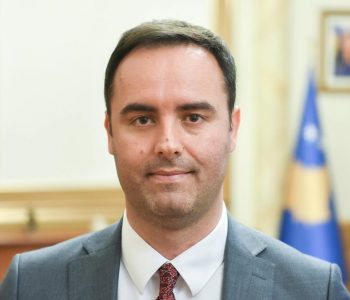 Konjufca: Bashkëndjejmë me familjet e viktimave