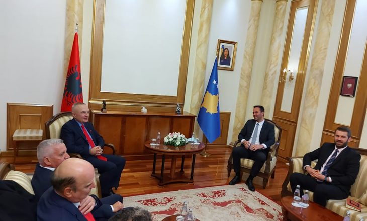 Kryeparlamentari Konjufca pret në takim presidentin Meta