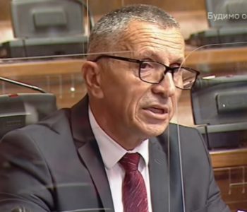 “Se Shqipëria do të rrojë”, fjala e Kamberit në Parlamentin e Serbisë