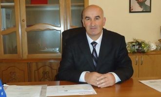 Sokol Haliti viziton varrin e nënës së tij, i’a dedikon fitoren