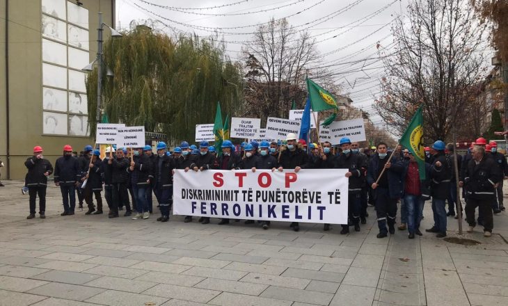 Proteston Sindikata e Ferronikelit, kërkon nga Qeveria t’iu ndihmojë të kthehen në punë