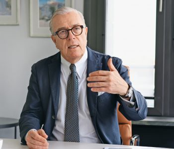 Vdes komandanti i parë i KFOR-it në Kosovë, Klaus Reinhardt