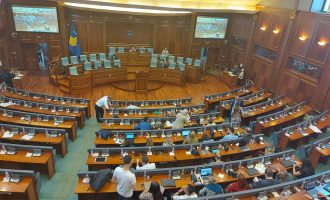 Përplasja Musliu-Peci, propozohet që Kuvendi të draftojë Kodin e Etikës