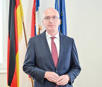 Ambasadori i Berlinit në Serbi: Viola Von Cramon nuk e përfaqëson Gjermaninë