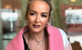 Pasi doli nga spitali, Adriana Matoshi bën një koment në rrjetet sociale për Arjola Demirin