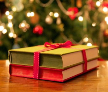 Librat më të mirë për t’u lexuar gjatë Krishtlindjeve